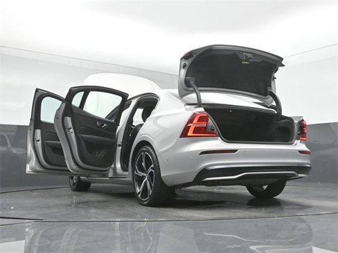Used 2024 Volvo S60 B5 Plus image 54