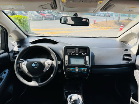 Used 2016 Nissan Leaf SV image 12