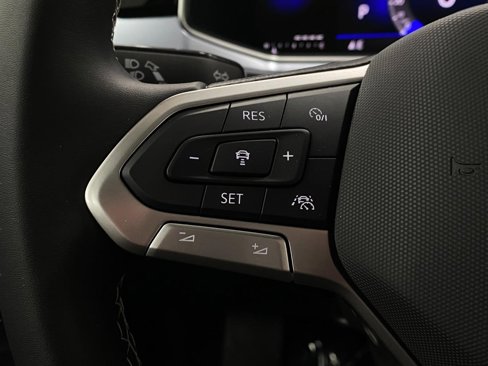 New 2025 Volkswagen Taos SE image 19