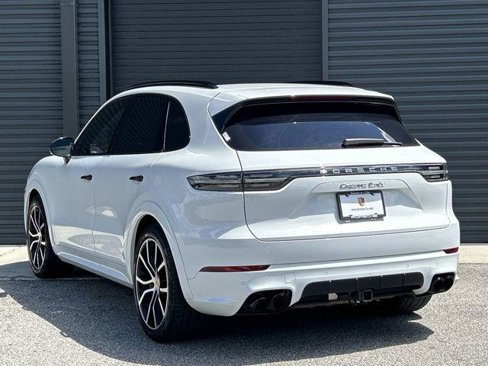 Used 2019 Porsche Cayenne Turbo image 11