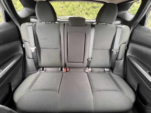 Used 2021 Nissan Rogue Sport S image 28