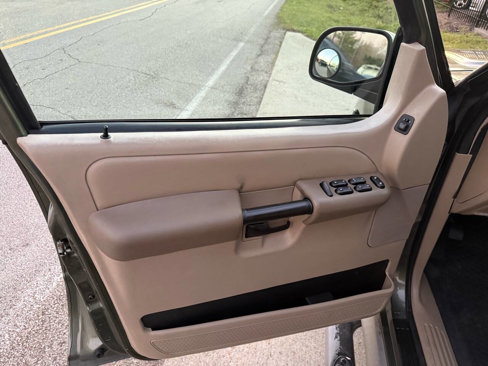Used 2003 Ford Explorer Sport Trac 2WD image 15