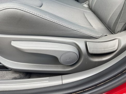 Certified 2025 Hyundai Elantra SE image 30