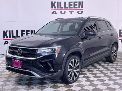 Used 2023 Volkswagen Taos SE image 3