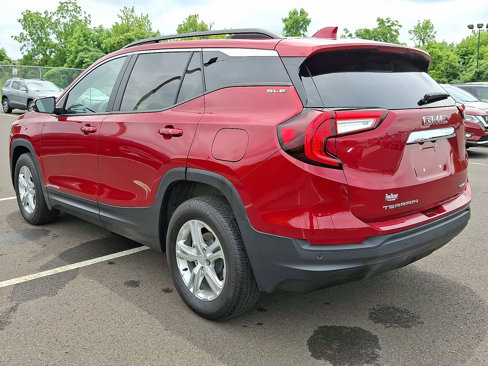 Certified 2022 GMC Terrain SLE w/ Driver Convenience Package image 4