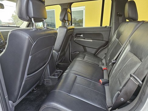 Used 2012 Jeep Liberty Limited image 14