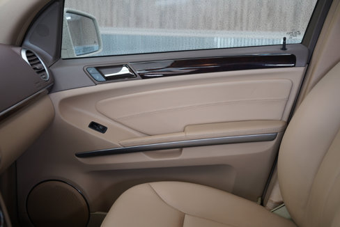 Used 2012 Mercedes-Benz GL 450 4MATIC image 30