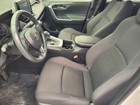 Used 2022 Toyota RAV4 SE image 16