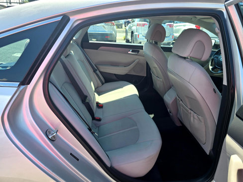 Used 2016 Hyundai Sonata SE image 13
