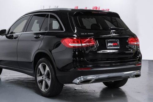 Used 2017 Mercedes-Benz GLC 300 w/ Premium 1 Package image 14