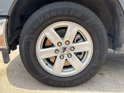 Used 2023 Ford F150 XLT image 3