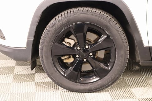 Used 2021 Jeep Cherokee Latitude Plus image 17