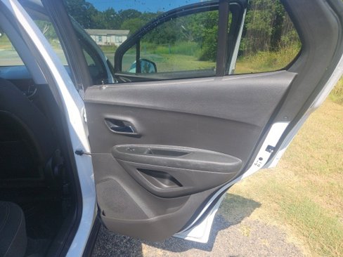 Used 2019 Chevrolet Trax LS w/ Tint and Cruise Package image 11