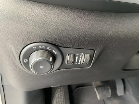 Certified 2024 Jeep Compass Latitude image 31