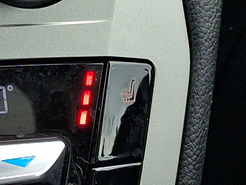Used 2021 Ford Explorer XLT image 27