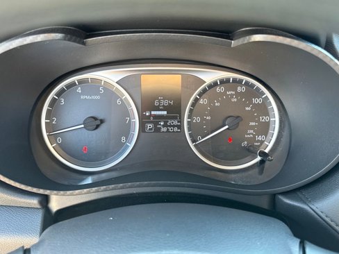 Used 2024 Nissan Versa S w/ Trunk Package image 18