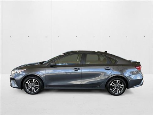 Used 2023 Kia Forte LXS image 2
