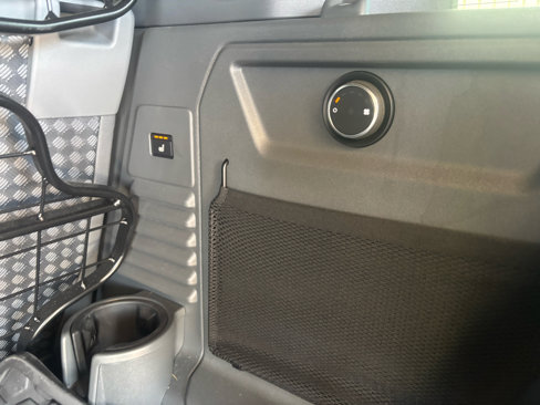 Used 2023 Land Rover Defender 110 X-Dynamic SE image 36