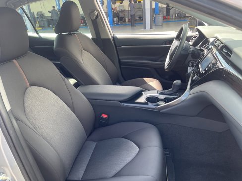 Used 2020 Toyota Camry LE image 22