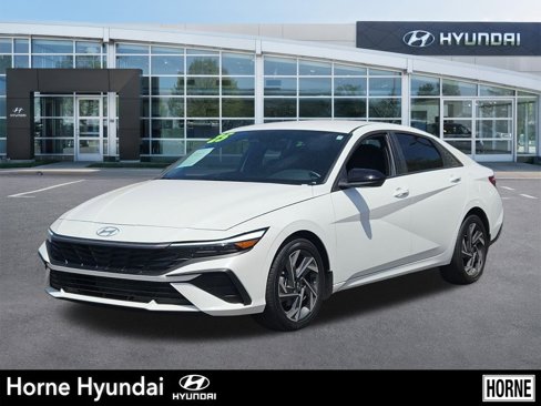 Certified 2025 Hyundai Elantra Sport image 1