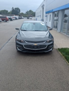 Used 2018 Chevrolet Malibu LS image 2