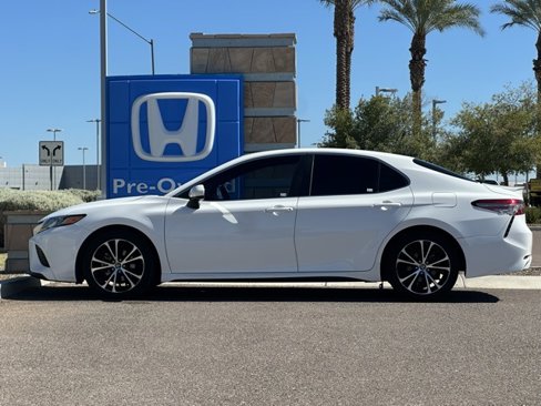 Used 2018 Toyota Camry SE image 8