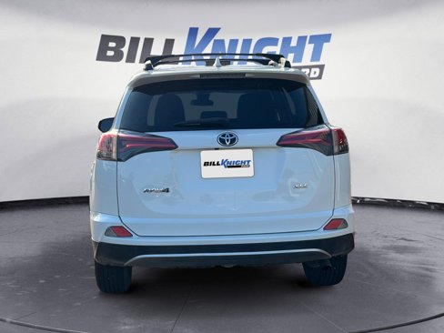 Used 2018 Toyota RAV4 XLE image 4