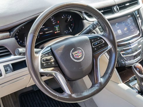 Used 2014 Cadillac XTS Luxury w/ Driver Awareness Package image 31