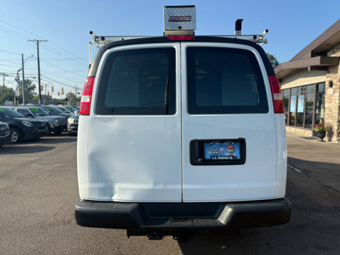 Used 2018 Chevrolet Express 3500 w/ Driver Convenience Package image 8