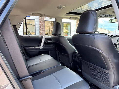Used 2022 Toyota 4Runner SR5 Premium image 35