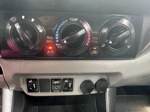 Used 2013 Toyota Tacoma 4x4 Double Cab image 18