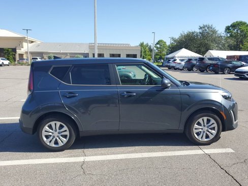 Used 2023 Kia Soul LX image 10