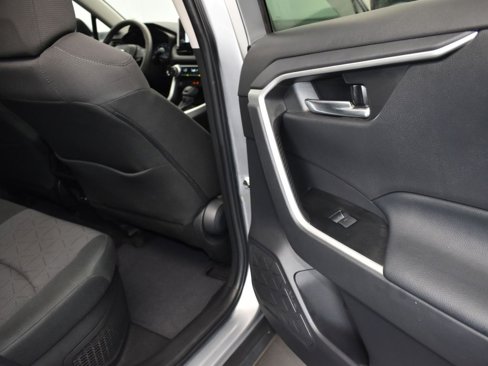Used 2023 Toyota RAV4 XLE image 21
