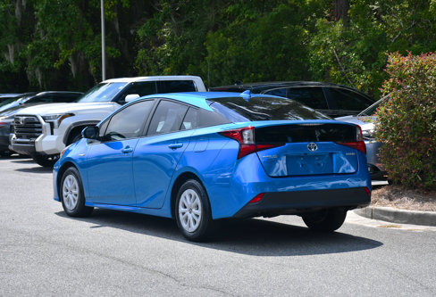 Used 2019 Toyota Prius LE image 3