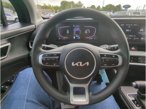 Used 2024 Kia Sportage LX image 15