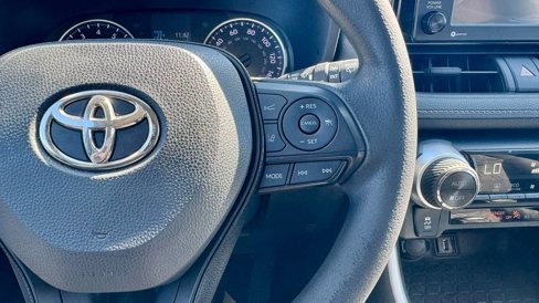 Used 2021 Toyota RAV4 XLE image 31