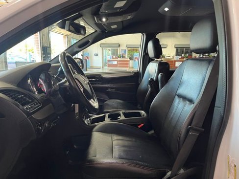 Used 2019 Dodge Grand Caravan GT image 23