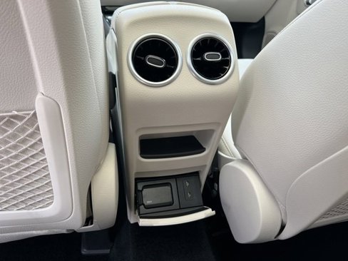Used 2023 Mercedes-Benz GLB 250 image 11