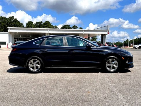 Used 2023 Hyundai Sonata SE w/ Cargo Package image 9