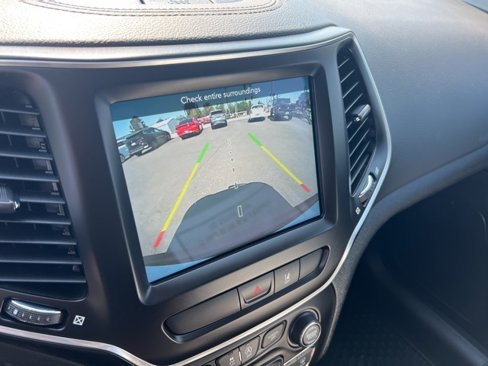 Used 2022 Jeep Cherokee Latitude Lux w/ Sun & Sound Group image 12