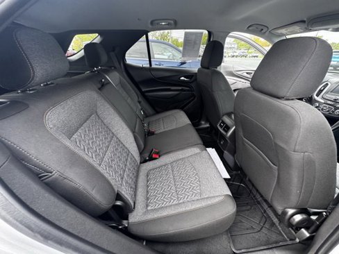 Used 2022 Chevrolet Equinox LT w/ LPO, Floor Liner Package image 9