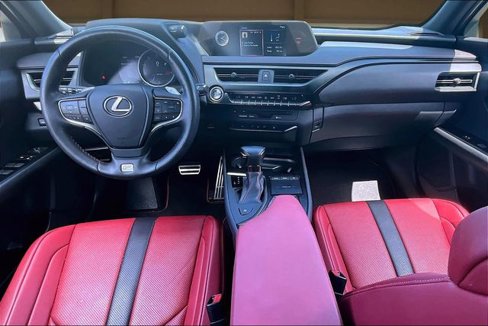 Used 2019 Lexus UX 200 image 16