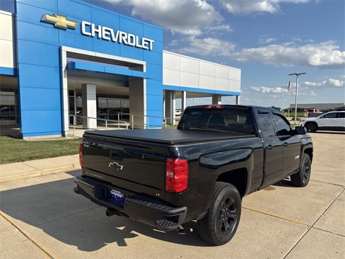 Used 2017 Chevrolet Silverado 1500 LT w/ Midnight Edition image 16