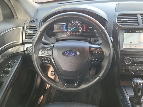 Used 2018 Ford Explorer XLT w/ Equipment Group 202A image 13