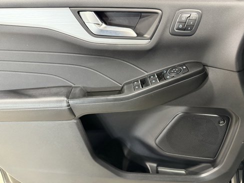Used 2023 Ford Escape SE w/ PHEV Premium Package image 7