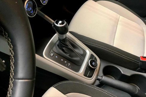 Used 2023 Hyundai Venue SEL image 15