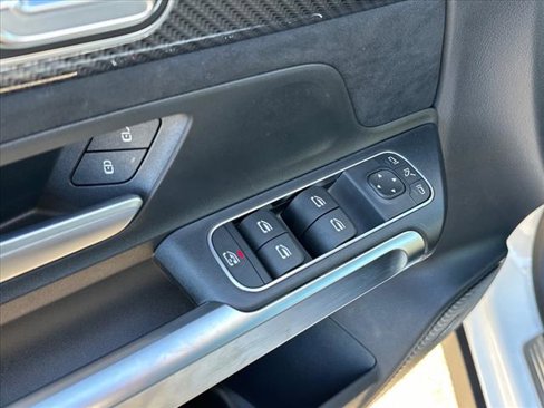 Certified 2025 Mercedes-Benz GLB 250 image 17