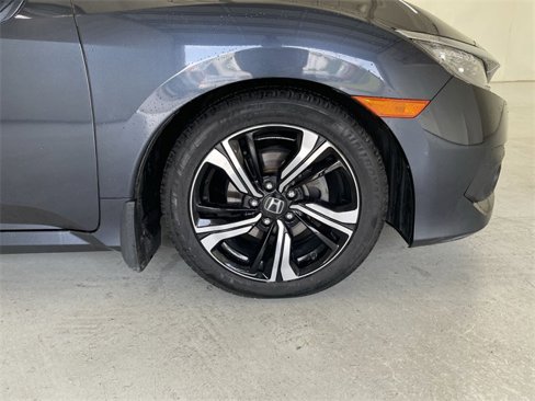 Used 2018 Honda Civic Touring image 14