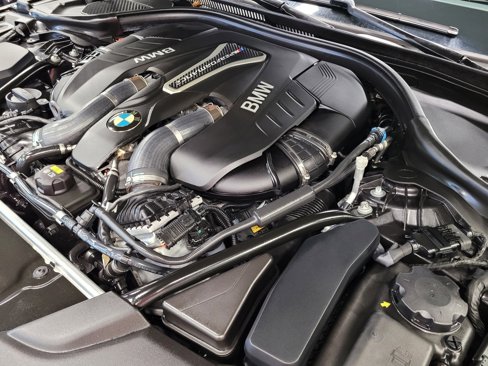 Used 2018 BMW M550i xDrive image 42