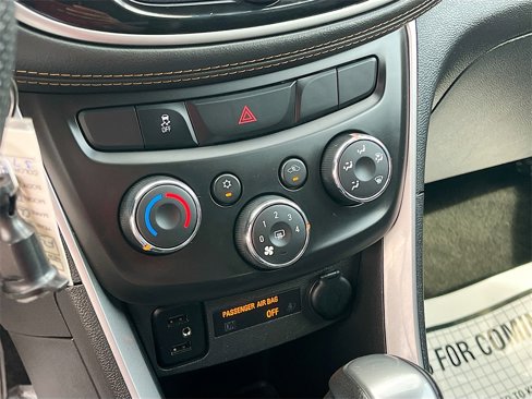 Used 2021 Chevrolet Trax LT image 15